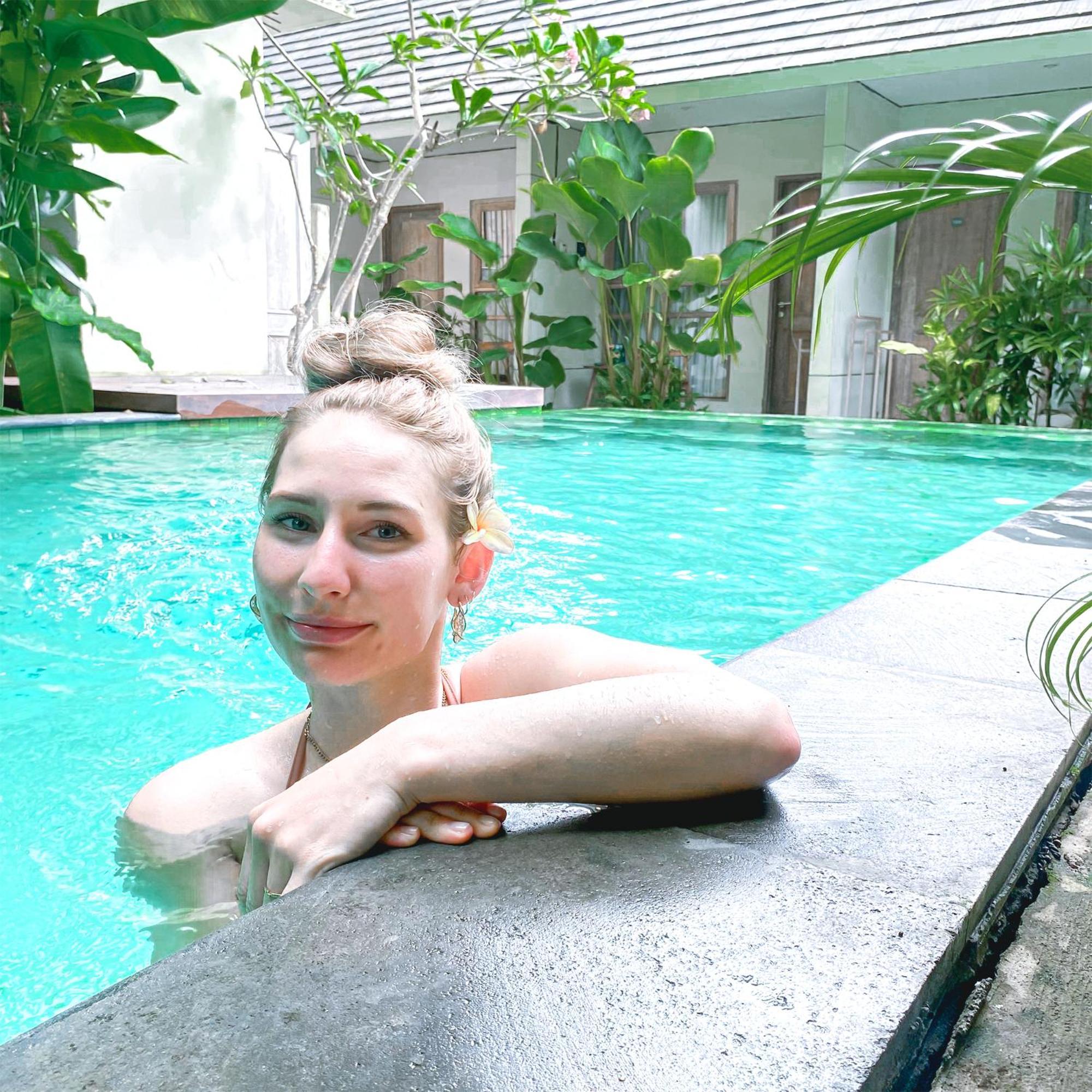 Manuver Surf And Stay Uluwatu Bali Jimbaran Eksteriør billede